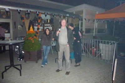 HALLOWEEN-09-KristaDannyDomi88